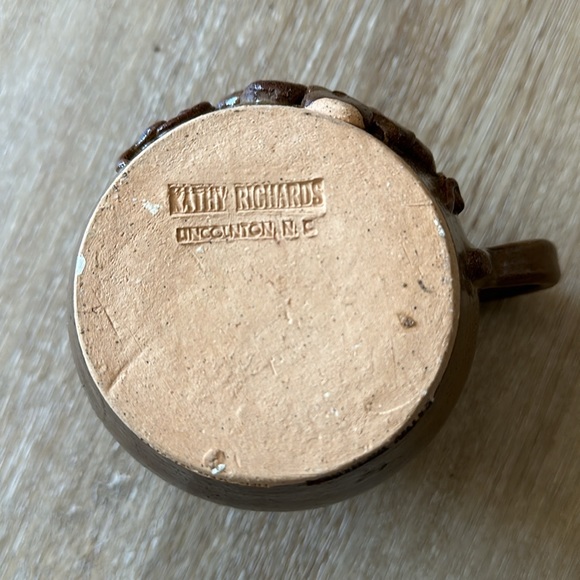 Handcrafted grape heavy duty mug - Picture 3 of 3